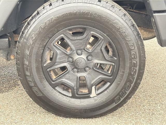 2015 Jeep Wrangler - $18,275