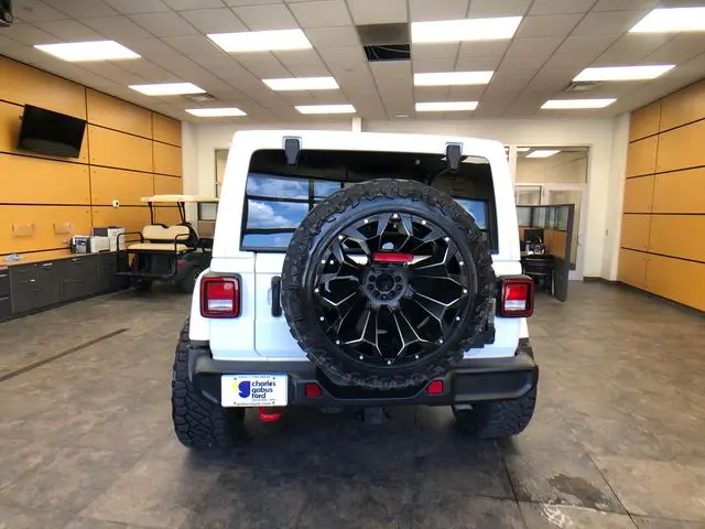 2022 Jeep Wrangler - $31,500