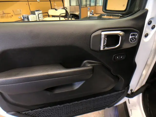 2022 Jeep Wrangler - $31,500