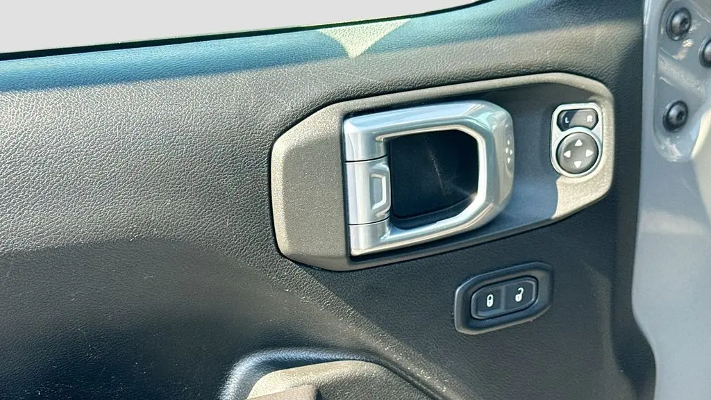 2022 Jeep Wrangler Unlimited Jeep Beach Edition