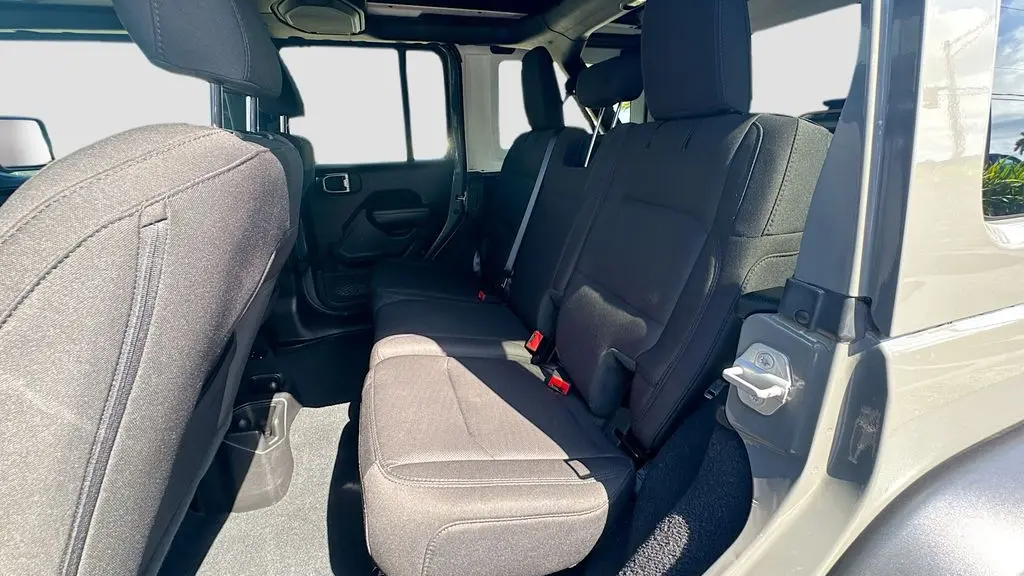 2022 Jeep Wrangler Unlimited Jeep Beach Edition