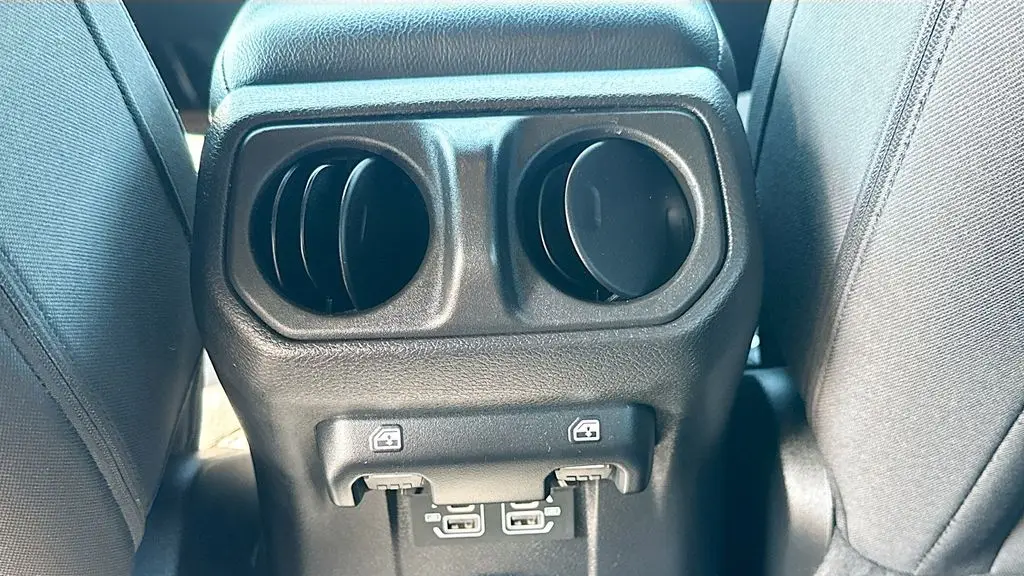 2022 Jeep Wrangler Unlimited Jeep Beach Edition