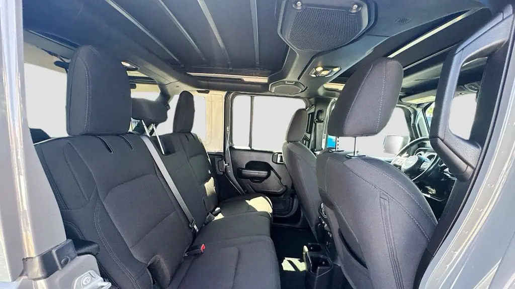 2022 Jeep Wrangler Unlimited Jeep Beach Edition