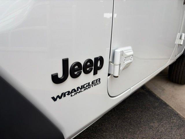 2022 Jeep Wrangler - $29,587