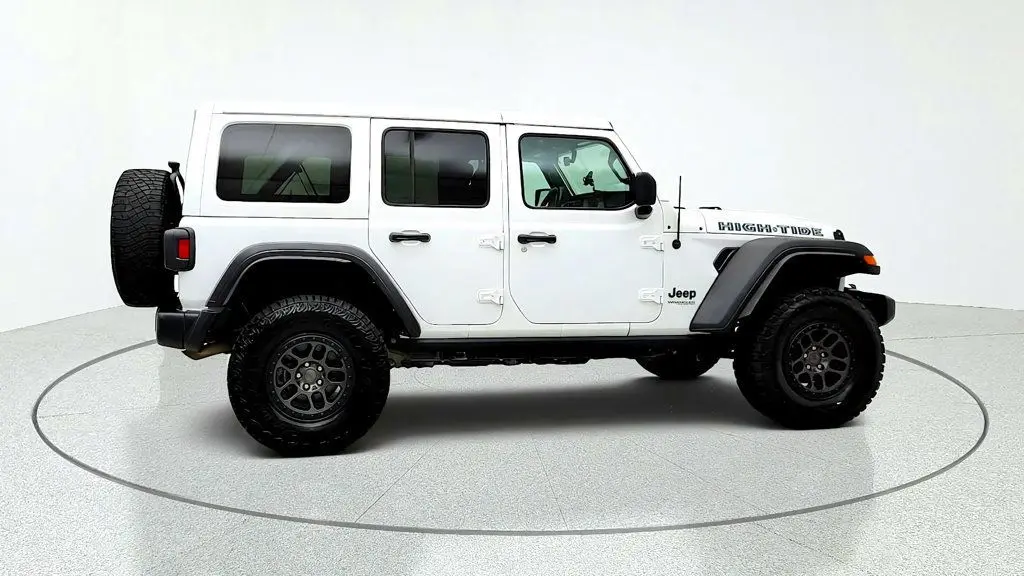 2022 Jeep Wrangler - $29,995