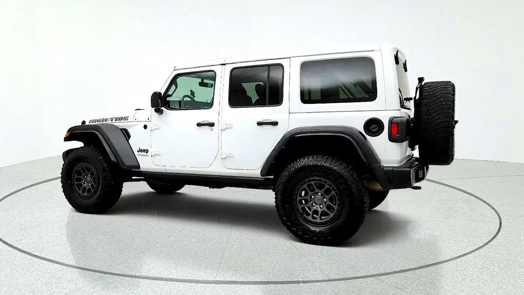 2022 Jeep Wrangler - $29,995