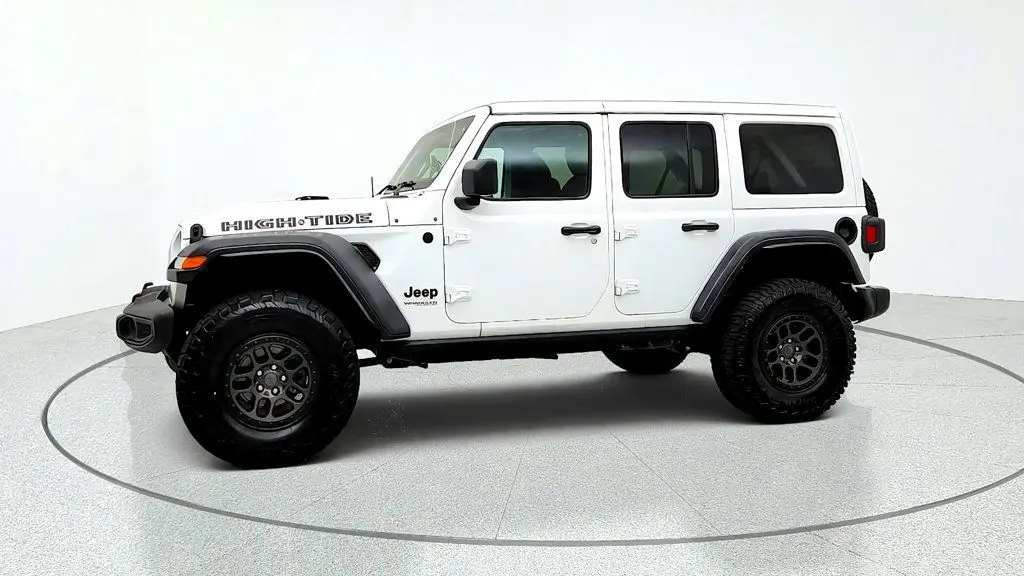 2022 Jeep Wrangler - $29,995