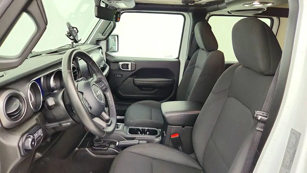 2022 Jeep Wrangler - $29,995