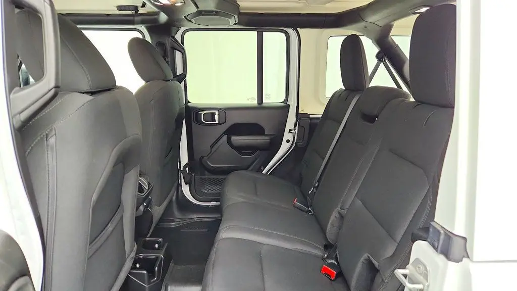 2022 Jeep Wrangler - $29,995