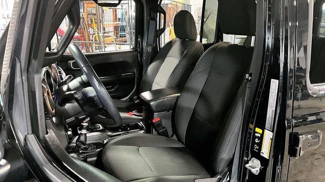 2020 Jeep Wrangler Unlimited Black and Tan