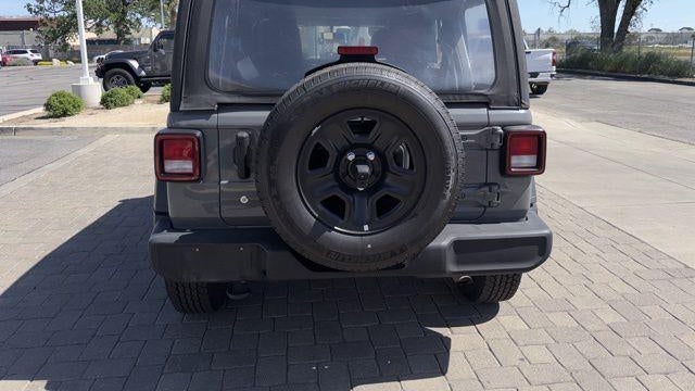2023 Jeep Wrangler Jeep Beach Edition