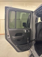 2020 Wrangler Unlimited Thumbnail 24