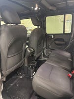 2020 Wrangler Unlimited Thumbnail 23