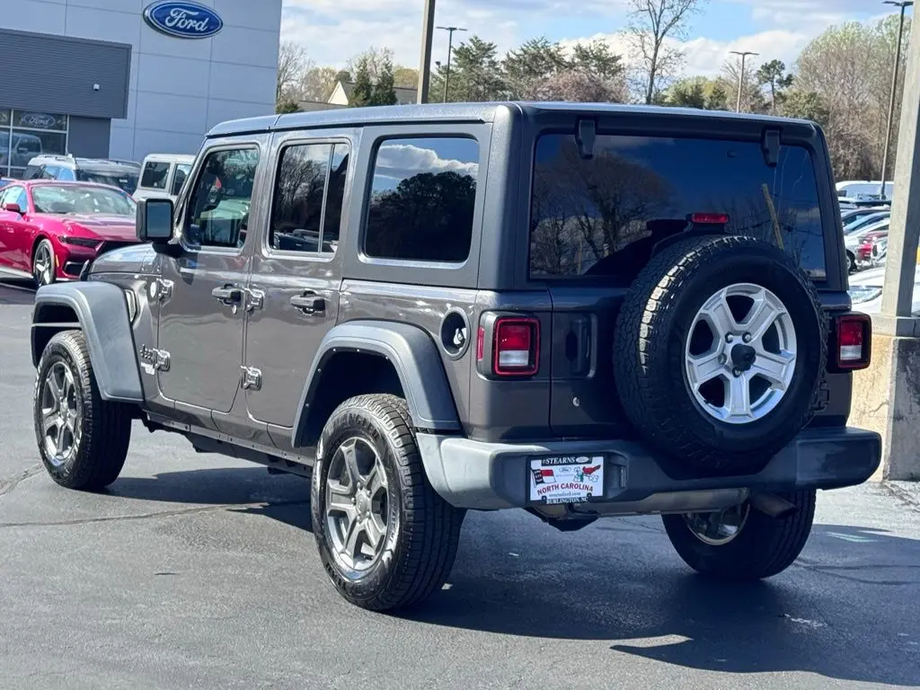 2021 Jeep Wrangler - $22,000
