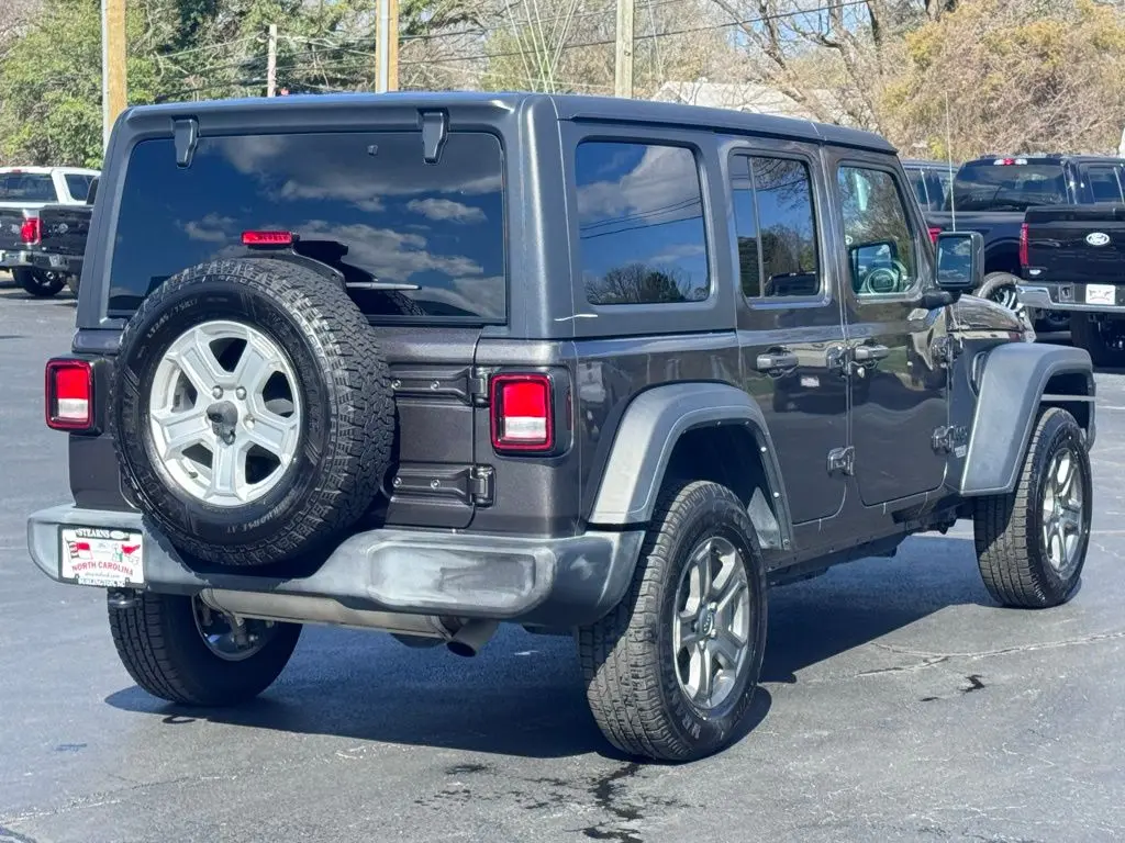 2021 Jeep Wrangler - $22,000