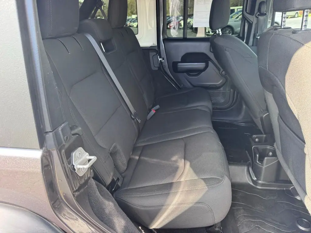2021 Jeep Wrangler - $22,000