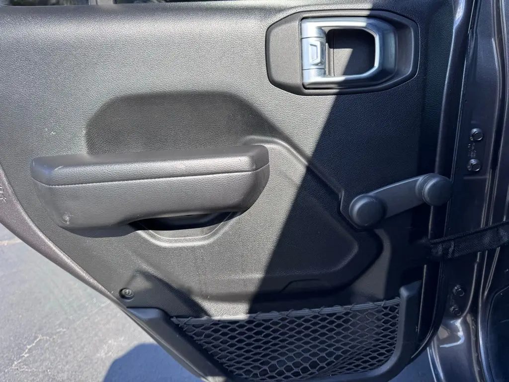 2021 Jeep Wrangler - $22,000