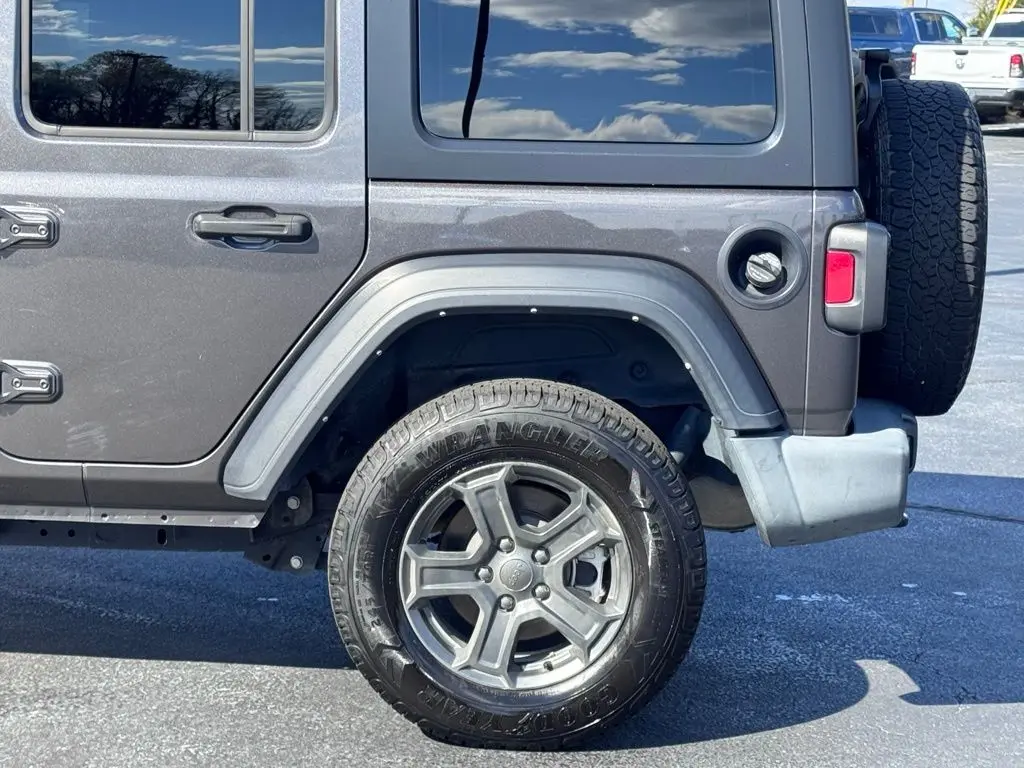 2021 Jeep Wrangler - $22,000