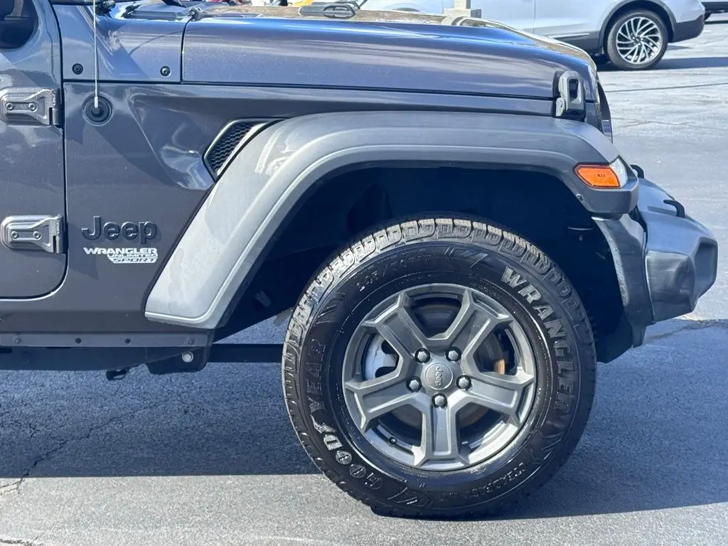 2021 Jeep Wrangler - $22,000