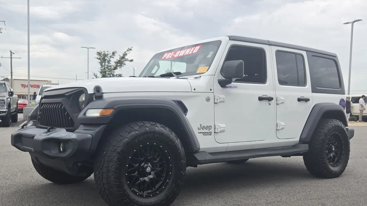 2020 Jeep Wrangler Unlimited Black and Tan