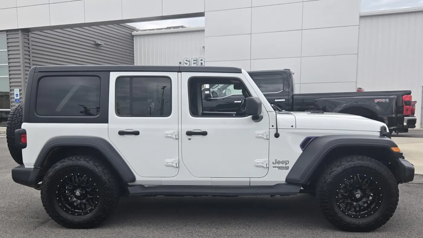 2020 Jeep Wrangler Unlimited Black and Tan