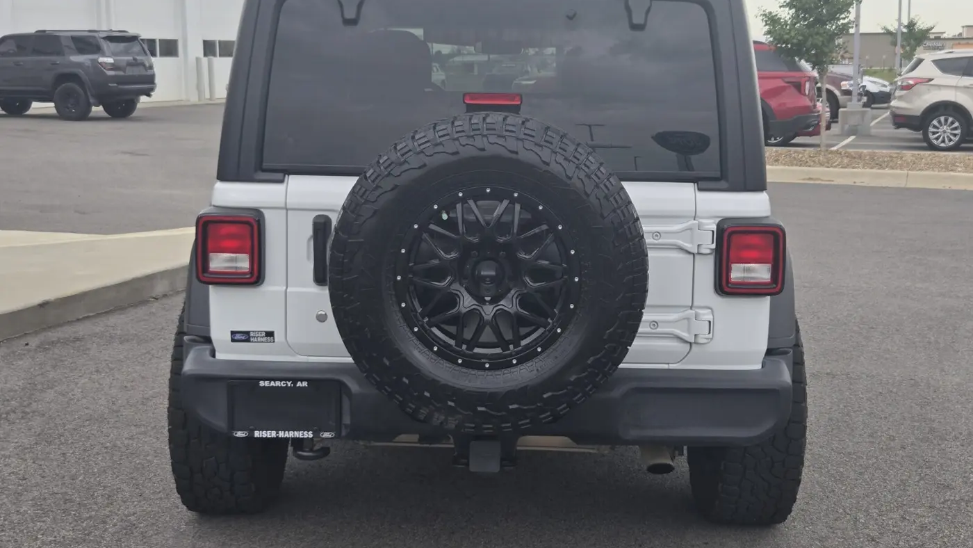 2020 Jeep Wrangler Unlimited Black and Tan