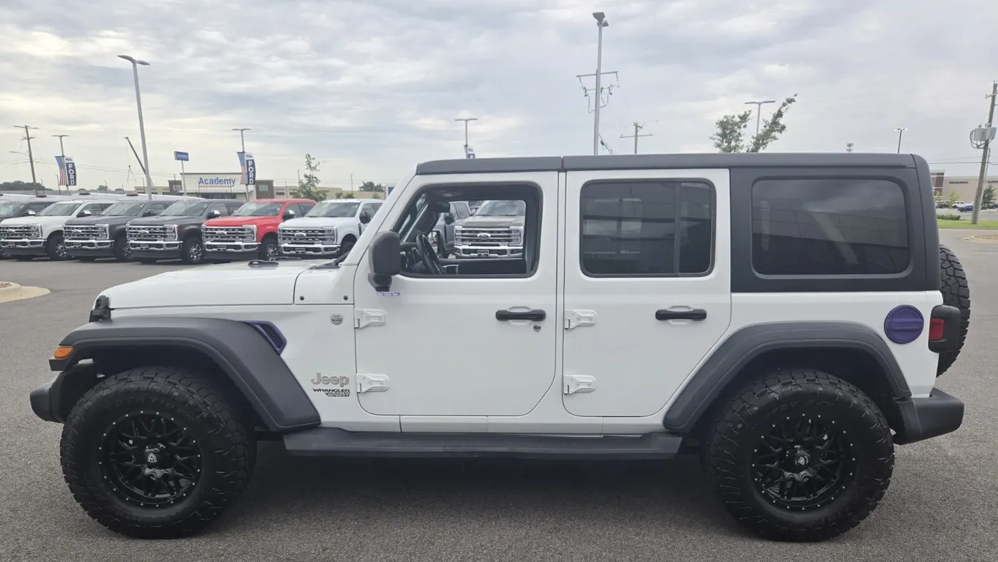 2020 Jeep Wrangler Unlimited Black and Tan