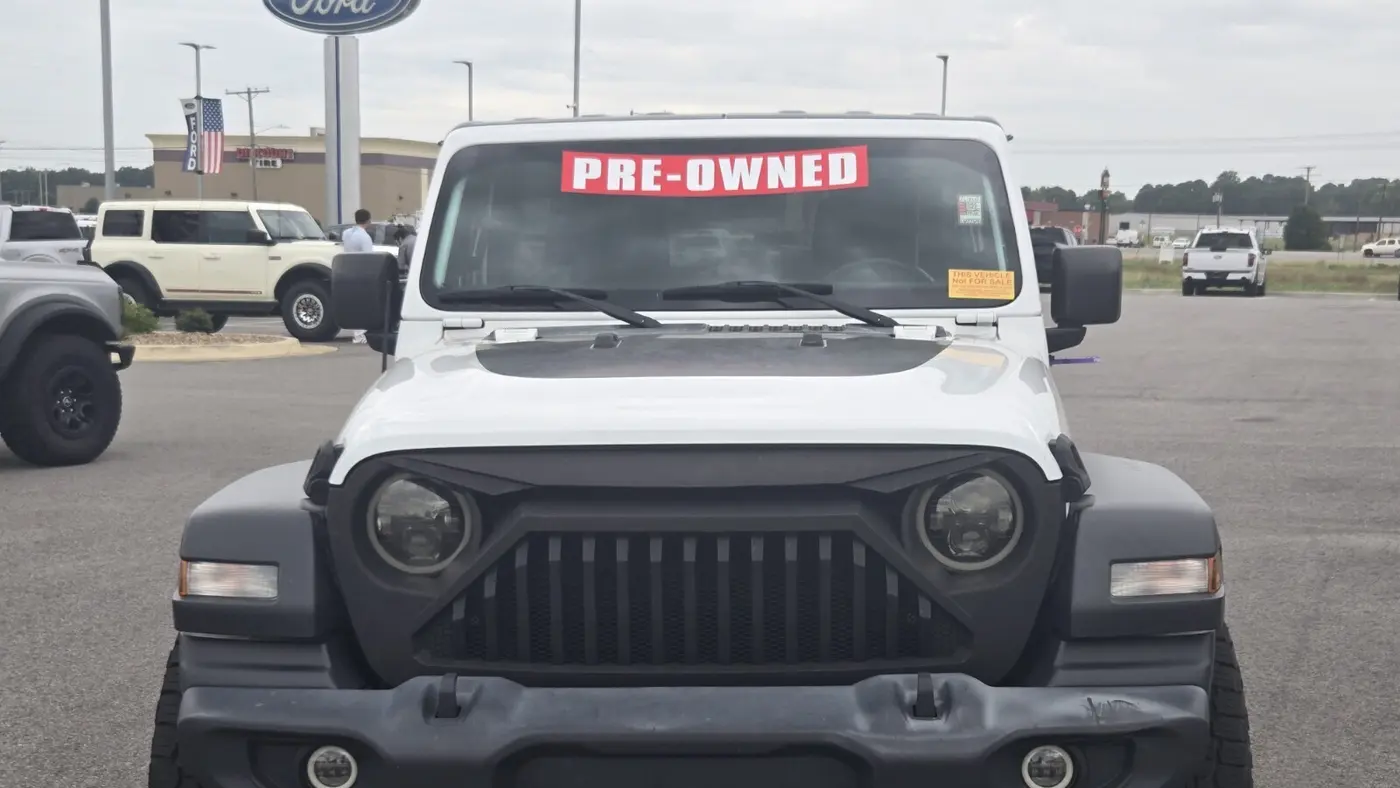 2020 Jeep Wrangler Unlimited Black and Tan