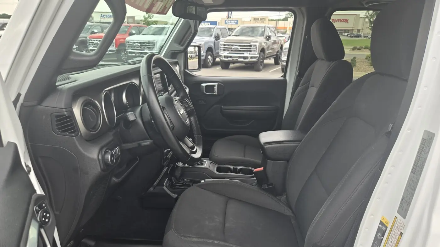 2020 Jeep Wrangler Unlimited Black and Tan