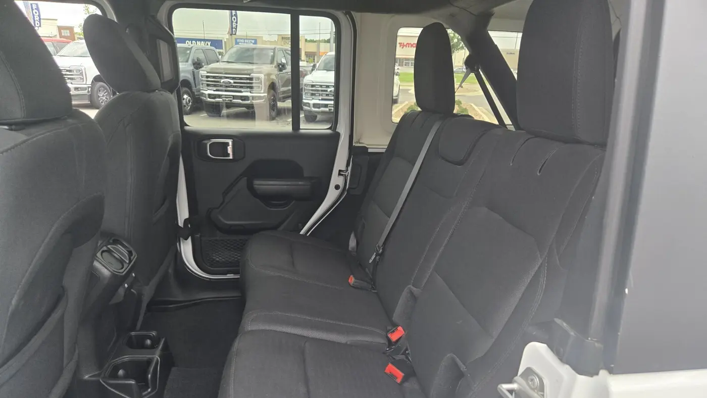 2020 Jeep Wrangler Unlimited Black and Tan