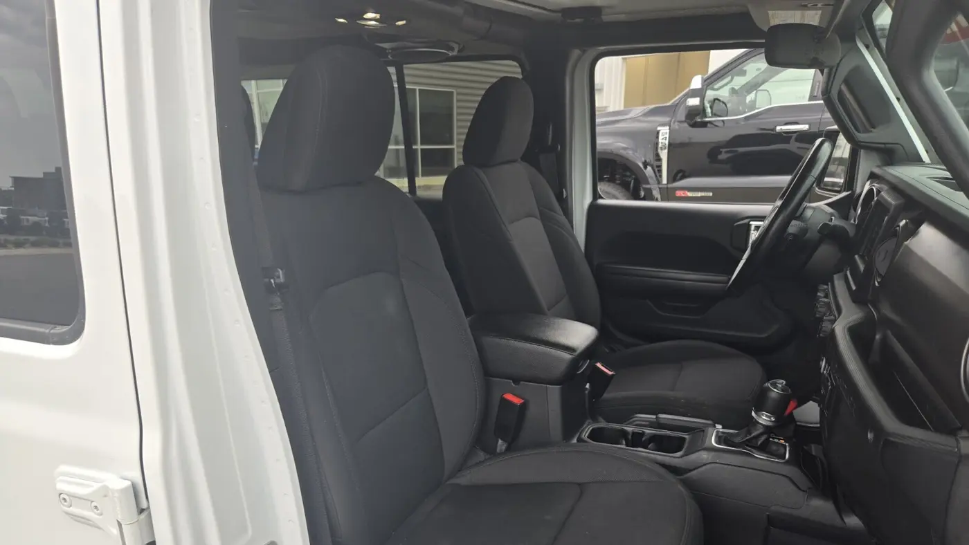 2020 Jeep Wrangler Unlimited Black and Tan