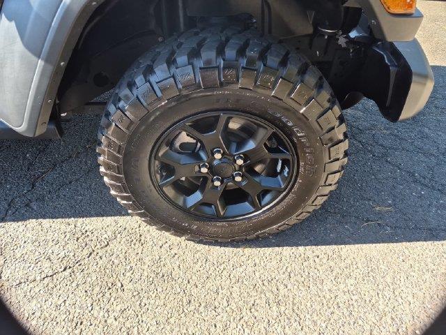2021 Jeep Wrangler - $27,450