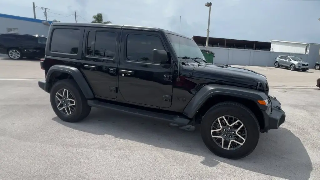2023 Jeep Wrangler - $28,980