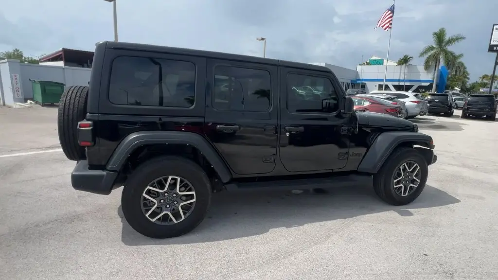 2023 Jeep Wrangler - $28,980