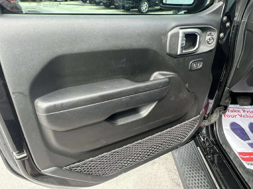 2023 Jeep Wrangler - $28,980