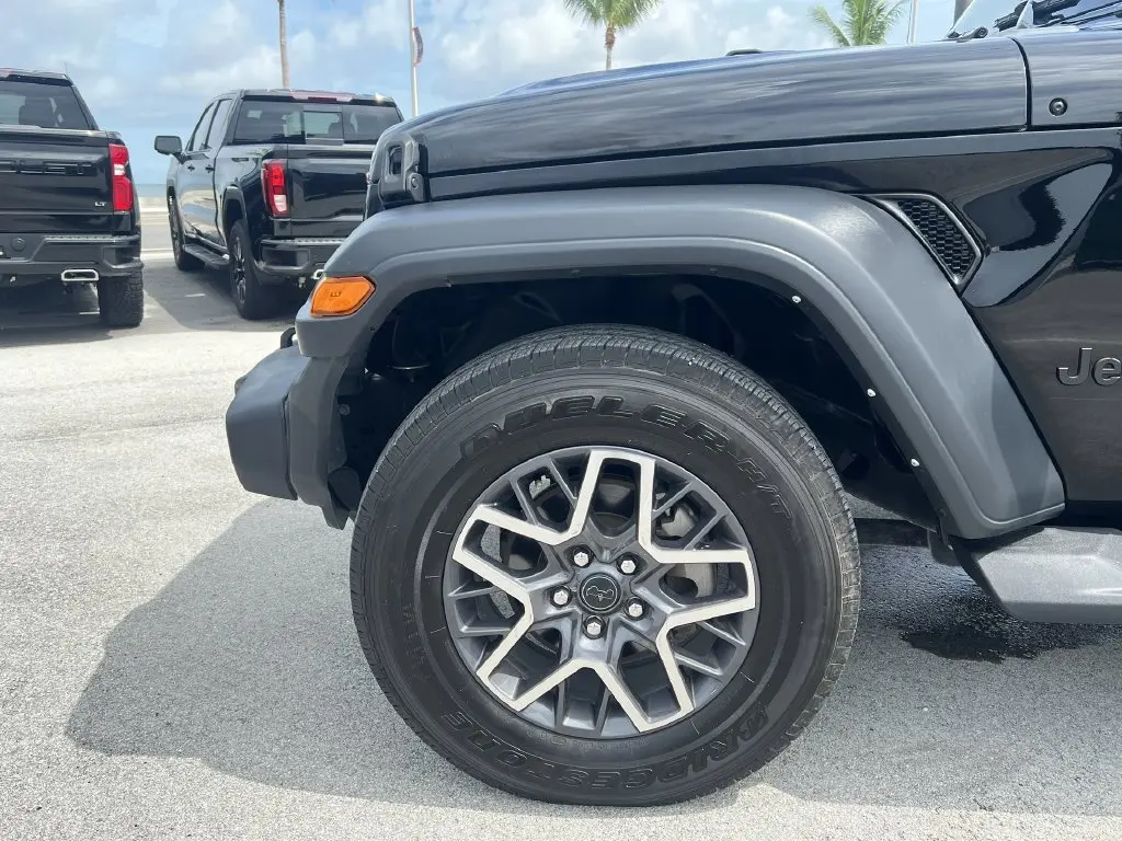 2023 Jeep Wrangler - $28,980