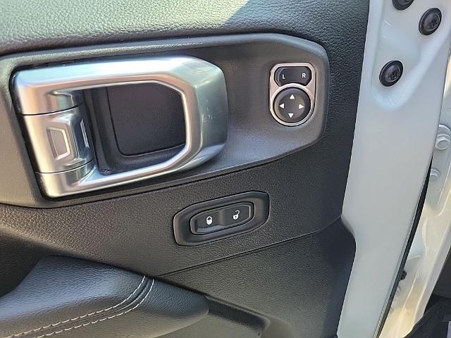 2023 Jeep Wrangler - $32,433