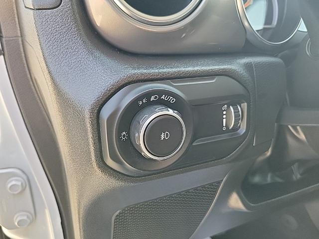 2023 Jeep Wrangler - $32,433