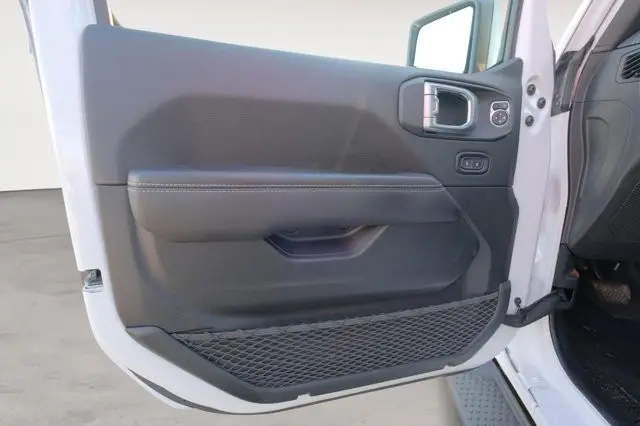 2020 Jeep Wrangler - $28,995