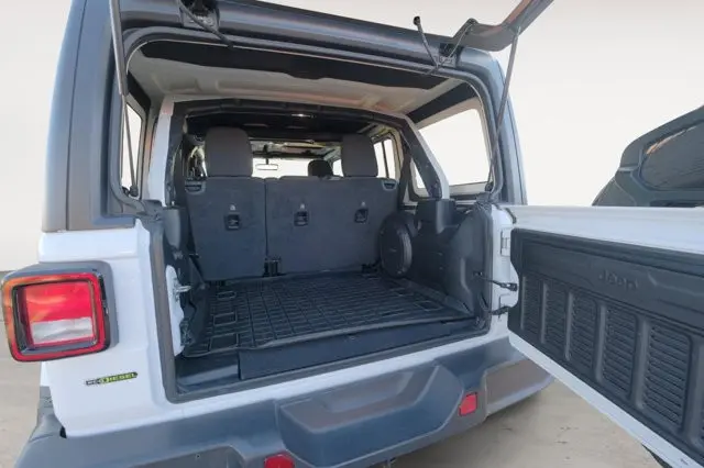 2020 Jeep Wrangler - $28,995