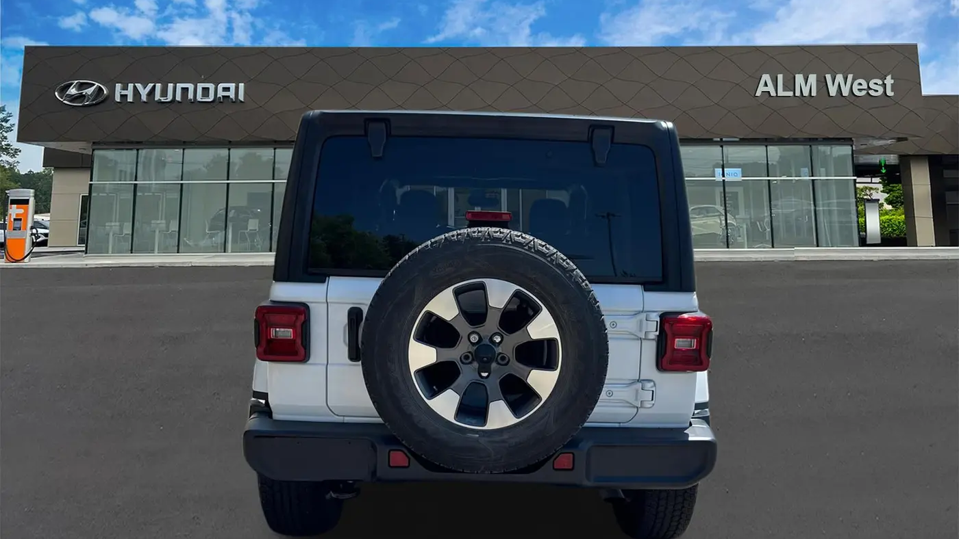 2022 Jeep Wrangler Unlimited Sahara