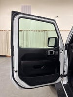 2020 Wrangler Unlimited Thumbnail 18