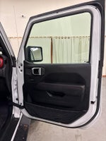 2020 Wrangler Unlimited Thumbnail 35