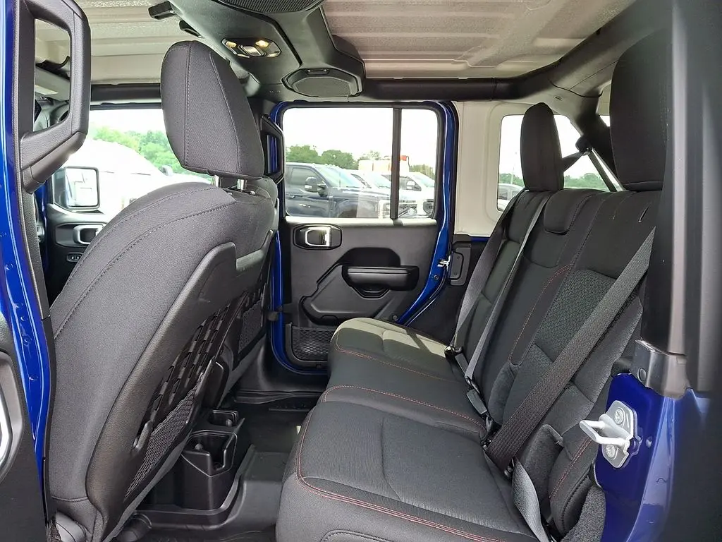 2019 Jeep Wrangler - $33,000