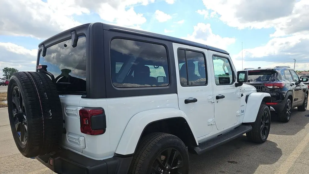 2023 Jeep Wrangler Sahara 4xe