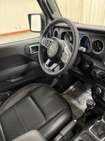 2023 Wrangler Thumbnail 34