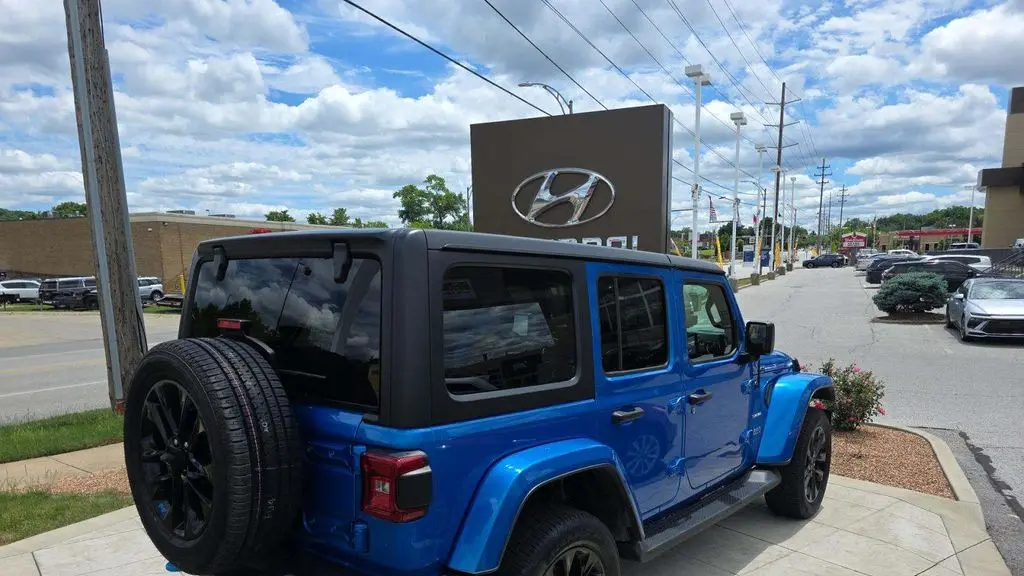 2023 Jeep Wrangler Sahara 4xe