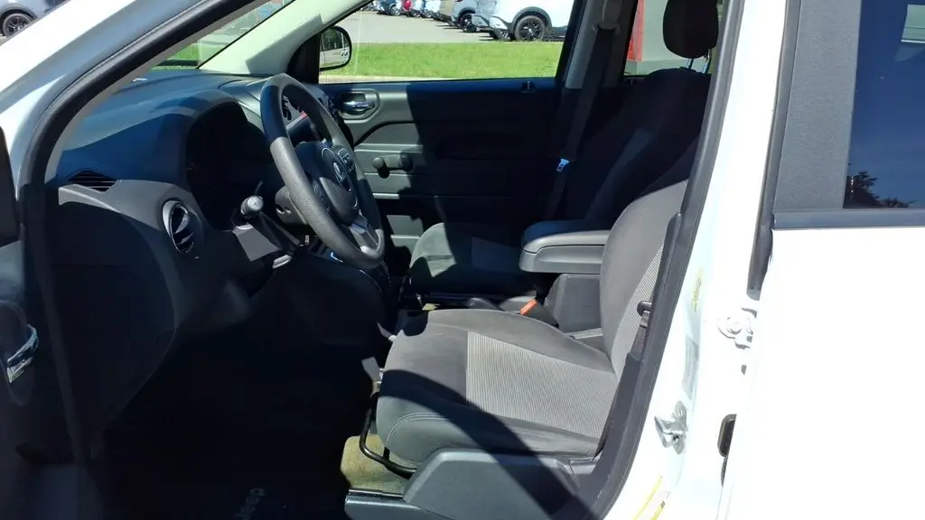2016 Jeep Compass Sport