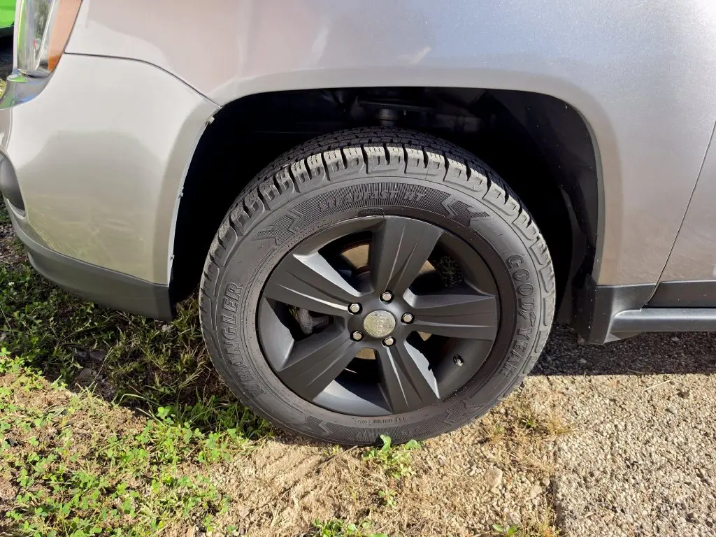 2016 Jeep Compass - $2,994