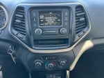 2017 Cherokee Thumbnail 5